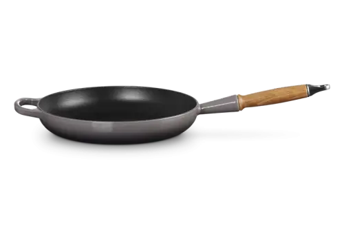 Ograniczona ilość Le Creuset Patelania Żeliwna z Drewnianym Uchwytem 28cm Flint 20258284440422