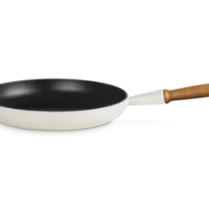 Ostatnie sztuki Le Creuset Patelania Żeliwna z Drewnianym Uchwytem 28cm Meringue 20258287160422