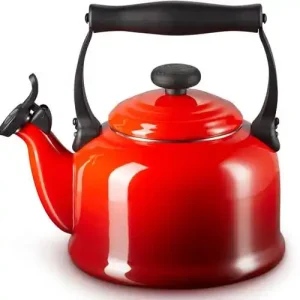Zniżka Czajnik Tradycyjny 2,1l Wiśniowy LE CREUSET